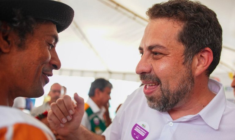 Escala 6x1 e diálogo com Fátima: a agenda de Guilherme Boulos em Natal