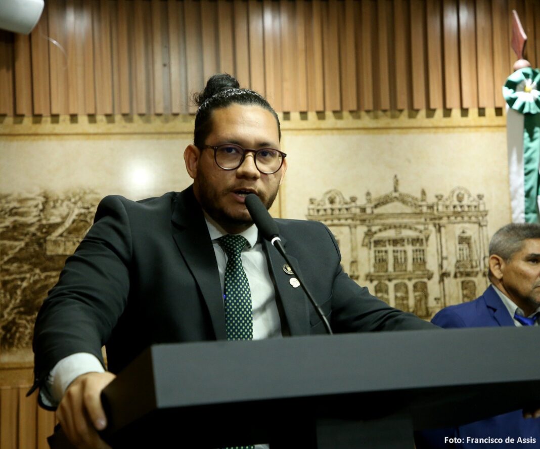 Derrotado, vereador ligado ao MBL vai à Justiça para manter processo contra Brisa