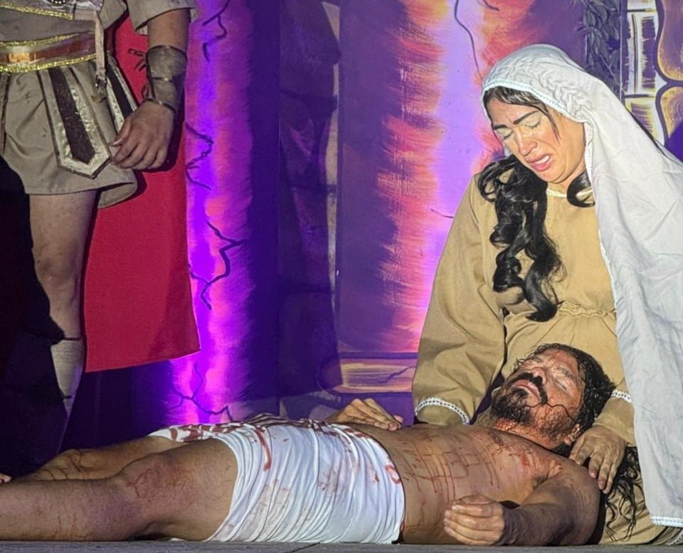 Montagem rompe paradigmas com mulher trans vivendo Maria na Paixão de Cristo